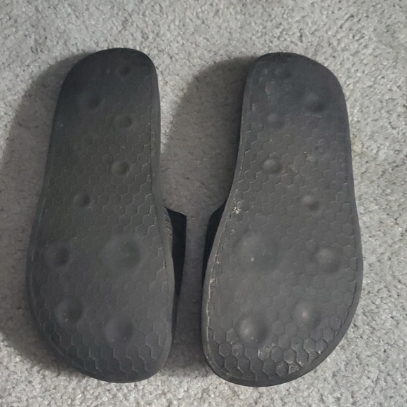 🖤Men size 8 Puma Slides🖤 - Picture 5 of 5